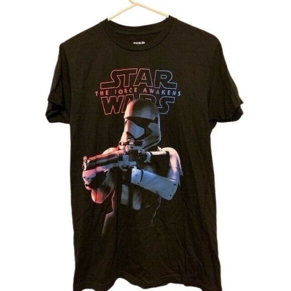 STAR WARS THE FORCE AWAKENS SIZE MEDIUM T-SHIRT - Picture 1 of 3